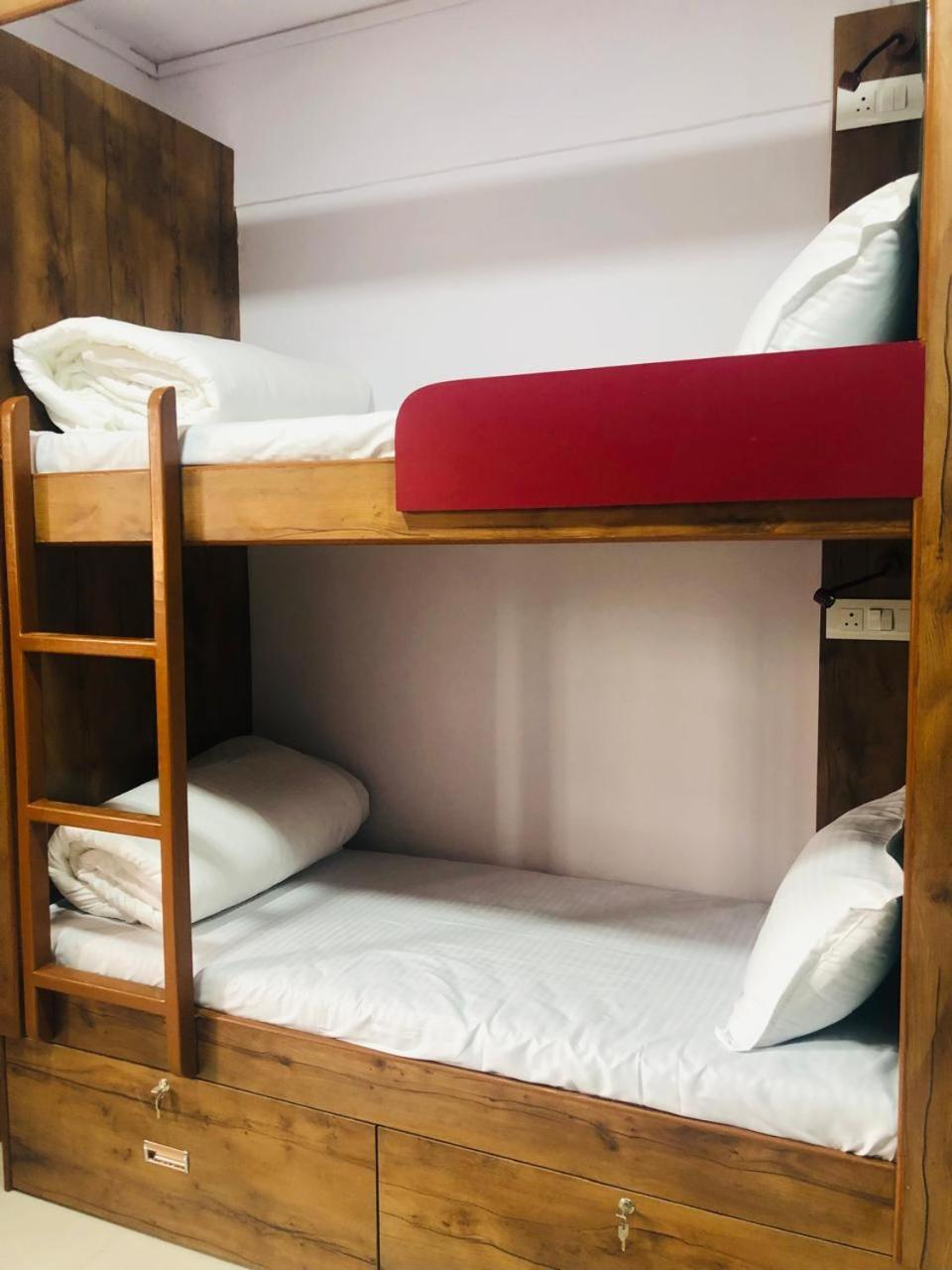 Everest Stays Rooms And Dormitory 뭄바이 외부 사진