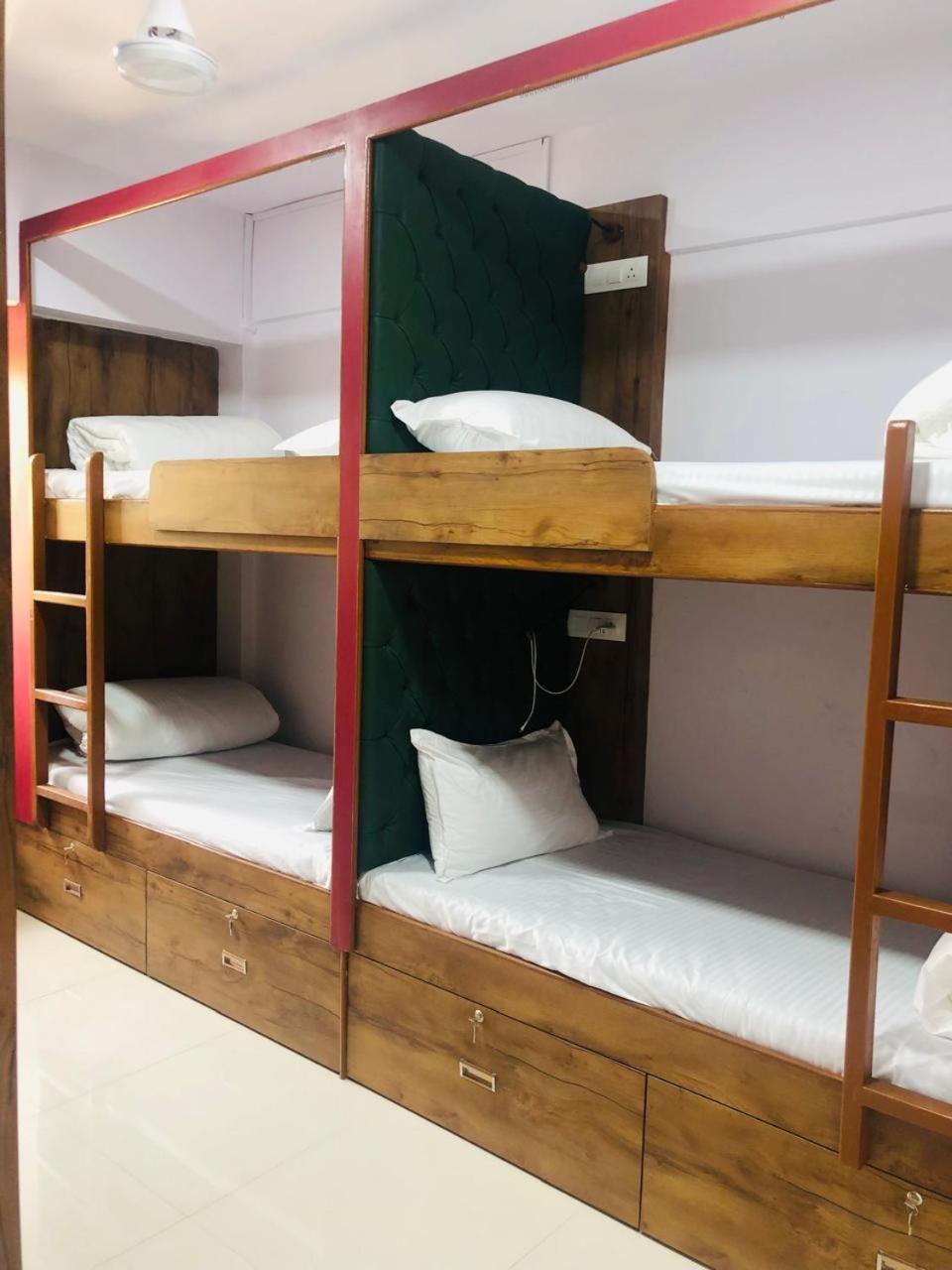 Everest Stays Rooms And Dormitory 뭄바이 외부 사진